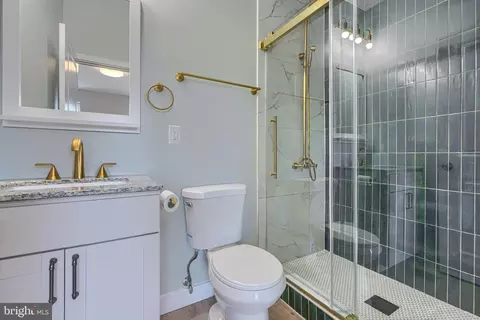 Bath - 4329 Falls Rd, Baltimore, MD 21211 photo 1 of 8