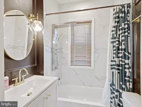 Bath - 4216 Elderon Ave, Baltimore, MD 21215 photo 1 of 5