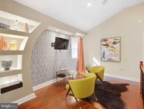 Entry Way - 4216 Elderon Ave, Baltimore, MD 21215 photo 5 of 8
