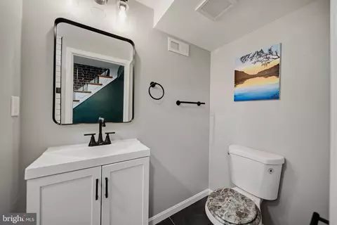Bath - 1370 Limit Ave, Baltimore, MD 21239 photo 3 of 3