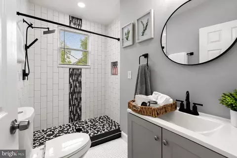 Bath - 2923 Silver Hill Ave, Baltimore, MD 21207 photo 1 of 6