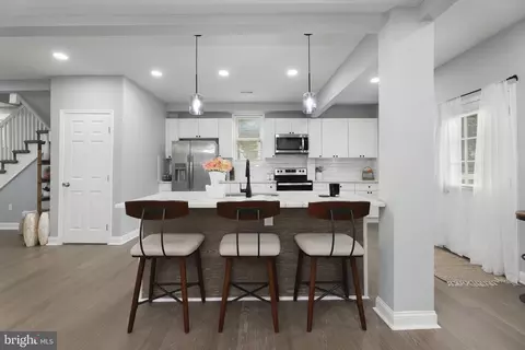 Entry Way - 2923 Silver Hill Ave, Baltimore, MD 21207 photo 11 of 13