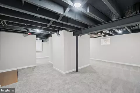 Entry Way - 609 Hollen Rd, Baltimore, MD 21212 photo 9 of 10