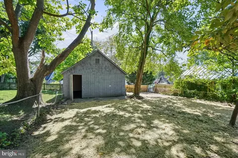 Exterior - 609 Hollen Rd, Baltimore, MD 21212 photo 7 of 7