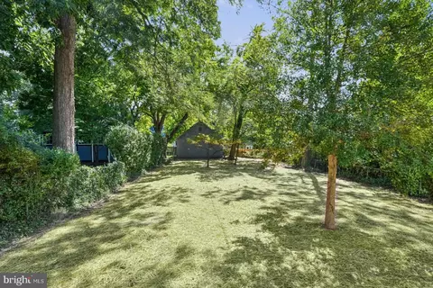 Exterior - 609 Hollen Rd, Baltimore, MD 21212 photo 5 of 7