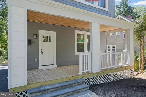 Exterior - 609 Hollen Rd, Baltimore, MD 21212 photo 3 of 7