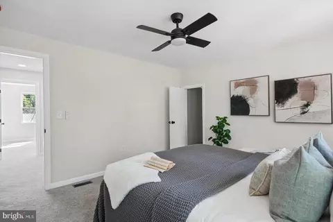 Bedroom - 609 Hollen Rd, Baltimore, MD 21212 photo 2 of 3