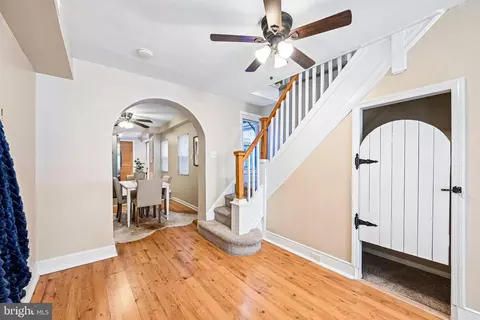 Entry Way - 308 S Regester St S, Baltimore, MD 21231 photo 2 of 4