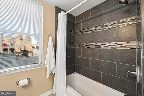 Bath - 308 S Regester St S, Baltimore, MD 21231 photo 2 of 4