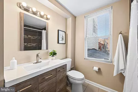 Bath - 308 S Regester St S, Baltimore, MD 21231 photo 1 of 4
