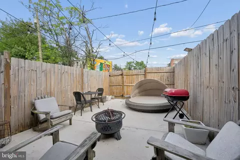 Exterior - 2038 E Preston St, Baltimore, MD 21213 photo 4 of 8