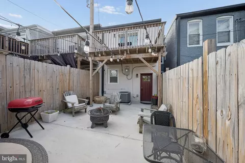 Exterior - 2038 E Preston St, Baltimore, MD 21213 photo 5 of 8
