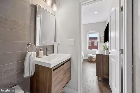 Bath - 2038 E Preston St, Baltimore, MD 21213 photo 4 of 4