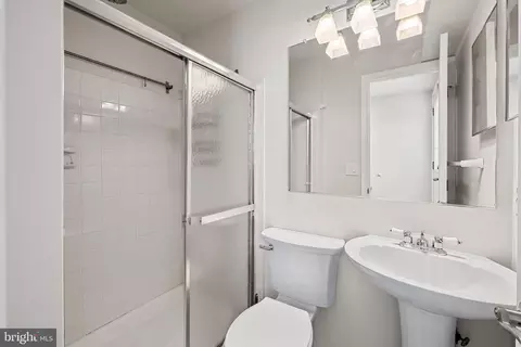 Bath - 1264 Battery Ave, Baltimore, MD 21230 photo 6 of 6