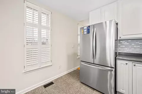 Kitchen - 1264 Battery Ave, Baltimore, MD 21230 photo 4 of 6