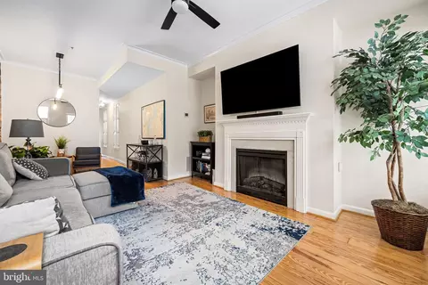 Living - 1264 Battery Ave, Baltimore, MD 21230 photo 1 of 1