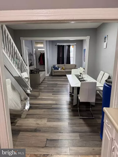 Entry Way - 1512 E 28th St E, Baltimore, MD 21218 photo 3 of 8