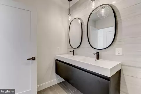 Bath - 3008 Odonnell St, Baltimore, MD 21224 photo 6 of 8