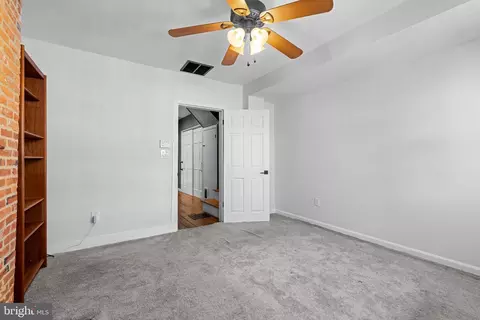 Bedroom - 41 E Hamburg St, Baltimore, MD 21230 photo 1 of 3