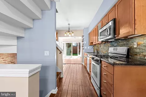 Entry Way - 41 E Hamburg St, Baltimore, MD 21230 photo 1 of 9