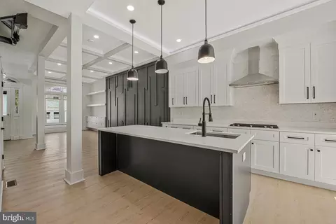 Entry Way - 345 Robert St, Baltimore, MD 21217 photo 8 of 12