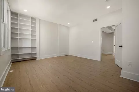 Living - 345 Robert St, Baltimore, MD 21217 photo 2 of 5