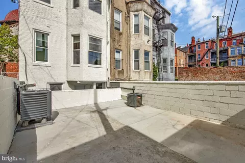 Exterior - 345 Robert St, Baltimore, MD 21217 photo 4 of 6