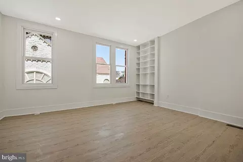 Living - 345 Robert St, Baltimore, MD 21217 photo 1 of 5