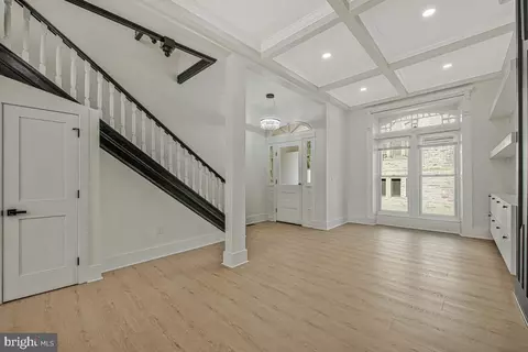 Entry Way - 345 Robert St, Baltimore, MD 21217 photo 5 of 12
