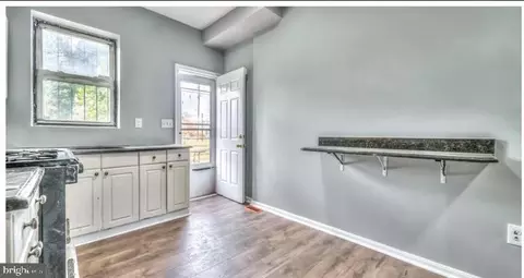 Entry Way - 1314 N Mount St, Baltimore, MD 21217 photo 4 of 7