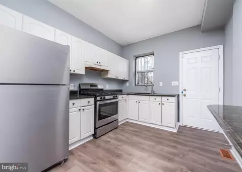Entry Way - 1314 N Mount St, Baltimore, MD 21217 photo 3 of 7