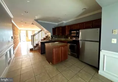 Entry Way - 3128 Dillon St, Baltimore, MD 21224 photo 1 of 2
