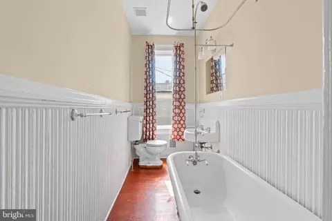 Bath - 2500 N Calvert St, Baltimore, MD 21218 photo 1 of 1