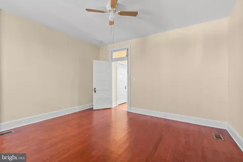 Bedroom - 2500 N Calvert St, Baltimore, MD 21218 photo 4 of 4