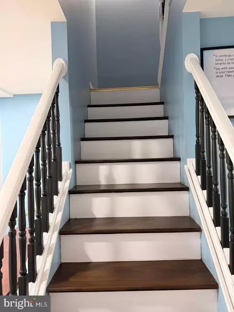 Entry Way - 444 E Patapsco Ave, Baltimore, MD 21225 photo 1 of 2