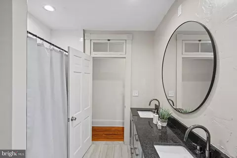 Bath - 2926 E Baltimore St, Baltimore, MD 21224 photo 2 of 3