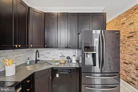 Kitchen - 2926 E Baltimore St, Baltimore, MD 21224 photo 3 of 4