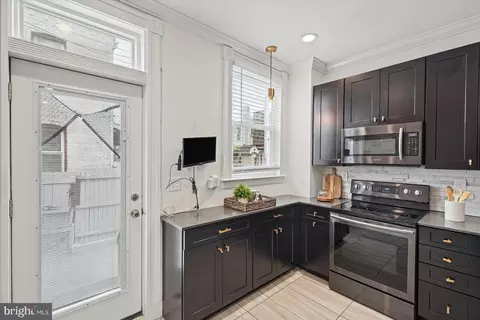 Kitchen - 2926 E Baltimore St, Baltimore, MD 21224 photo 4 of 4
