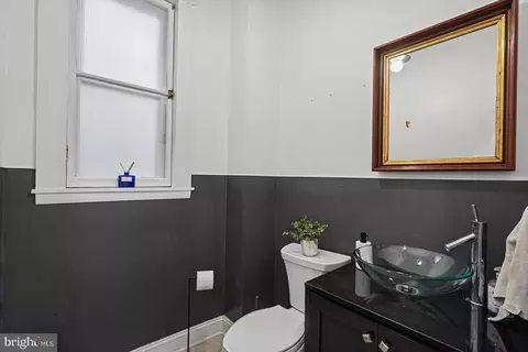 Bath - 2926 E Baltimore St, Baltimore, MD 21224 photo 3 of 3