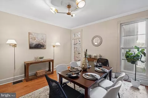 Dining - 2926 E Baltimore St, Baltimore, MD 21224 photo 2 of 3