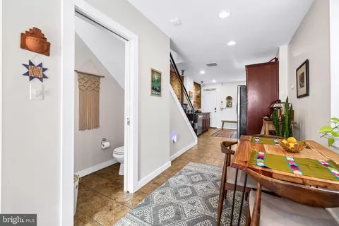 Entry Way - 313 W 28th St, Baltimore, MD 21211 photo 2 of 6