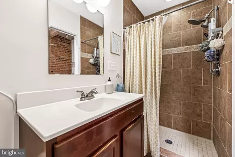 Bath - 313 W 28th St, Baltimore, MD 21211 photo 2 of 3