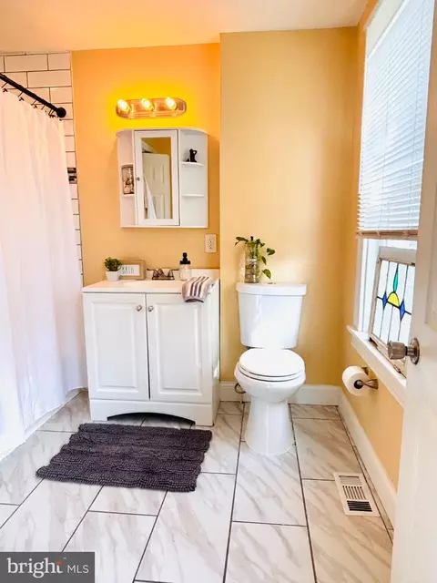 Bath - 3102 White Ave, Baltimore, MD 21214 photo 2 of 4
