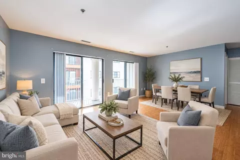 2702 Lighthouse Pt E #617, Baltimore, MD 21224