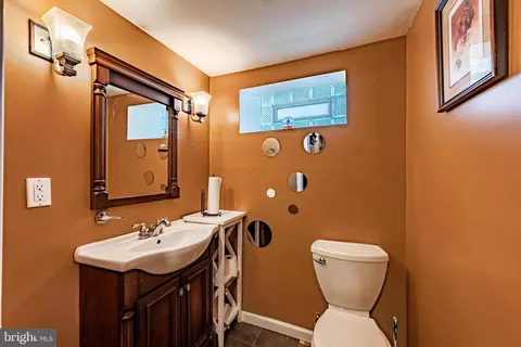 Bath - 5358 Cuthbert Ave, Baltimore, MD 21215 photo 3 of 3