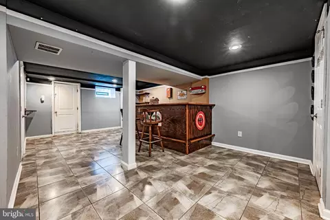 Entry Way - 5358 Cuthbert Ave, Baltimore, MD 21215 photo 5 of 7