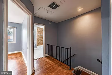 Entry Way - 5358 Cuthbert Ave, Baltimore, MD 21215 photo 2 of 7