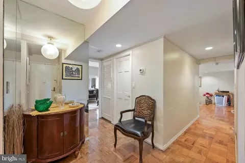 Entry Way - 3601 Clarks Ln #314, Baltimore, MD 21215 photo 1 of 3