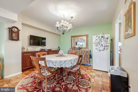 Dining - 3601 Clarks Ln #314, Baltimore, MD 21215 photo 1 of 2