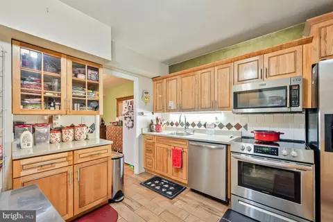 Kitchen - 3601 Clarks Ln #314, Baltimore, MD 21215 photo 3 of 4
